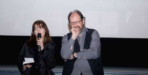 Maria Delgado discussing work with theatre actor and director José María Pou. Photograph by Pablo Goikoetxea Pérez, courtesy of the London Spanish Film Festival